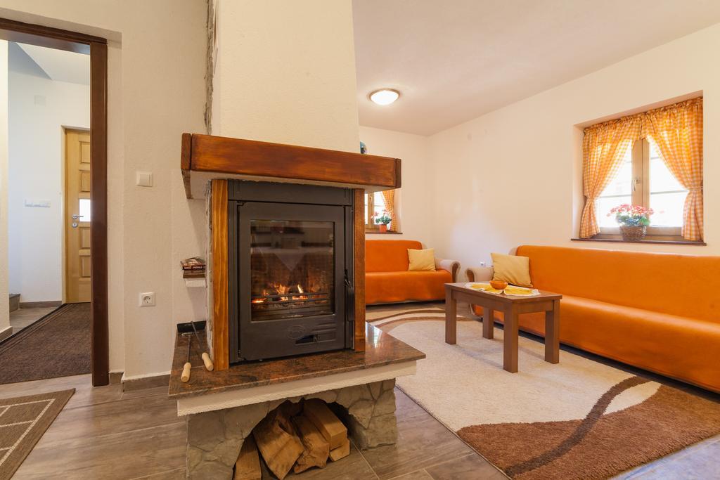 Guest House Rustico Korenica Exterior foto