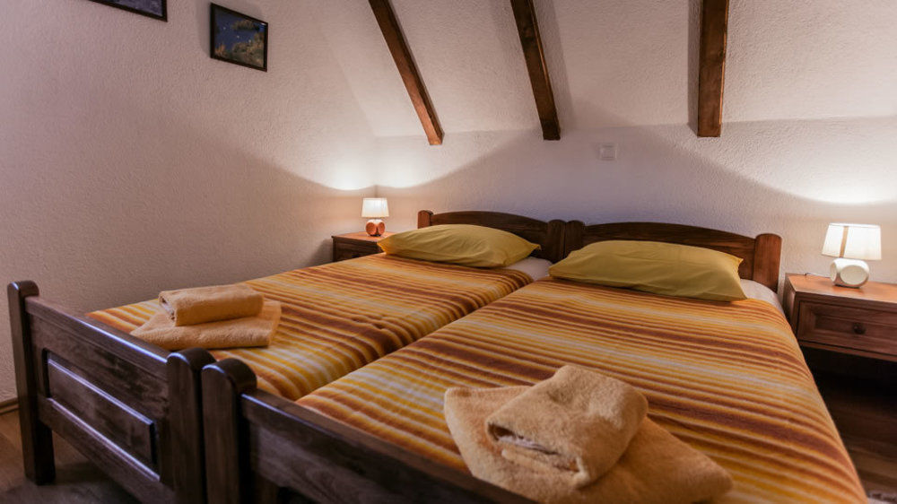 Guest House Rustico Korenica Exterior foto