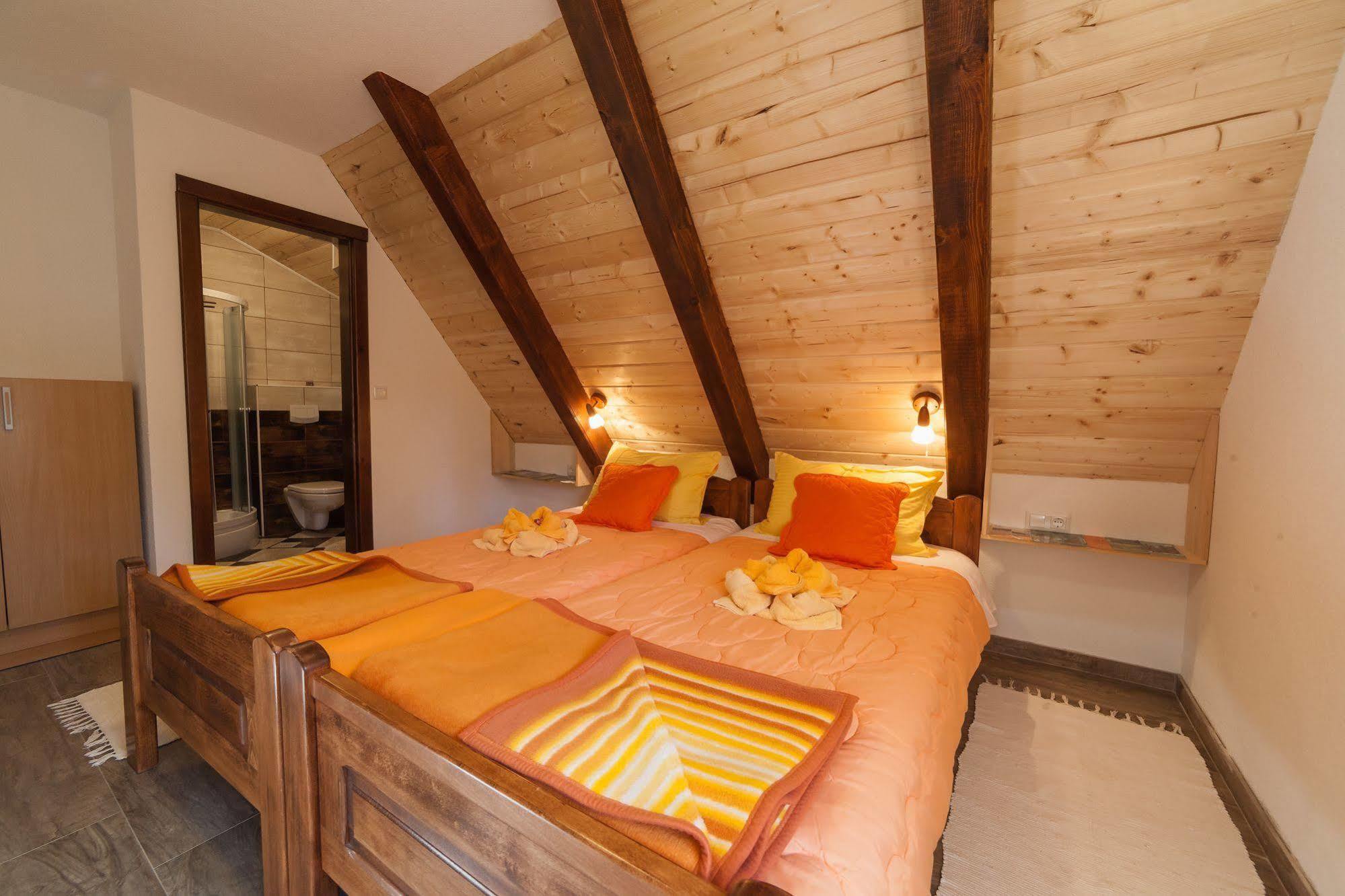 Guest House Rustico Korenica Exterior foto